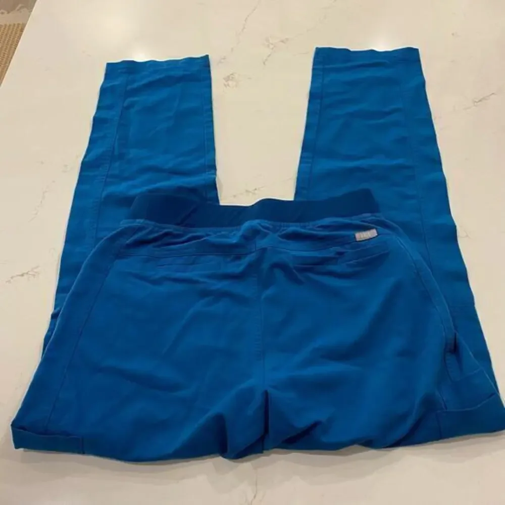Figs Men’s Axim Cargo‎ Scrub Pants In Size Small